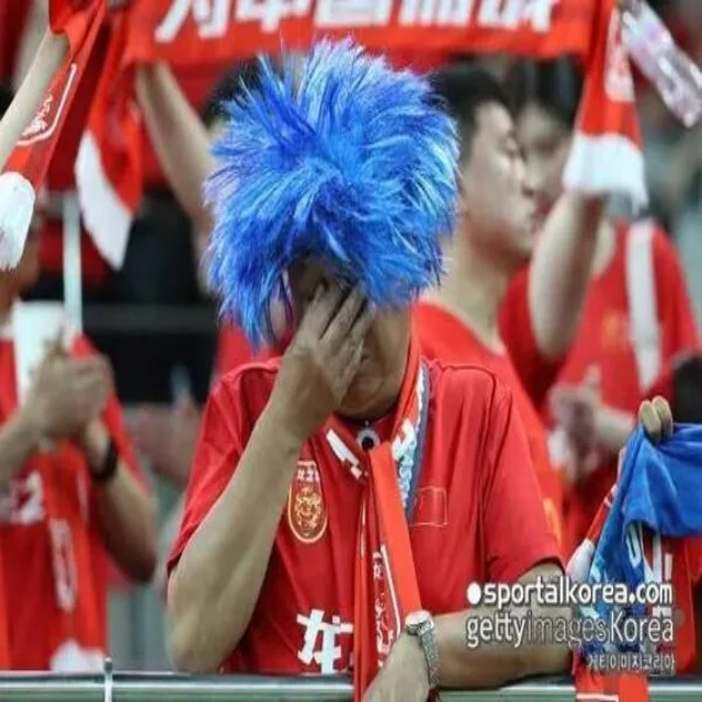 潘展乐刷新百米自由泳纪录展现实力